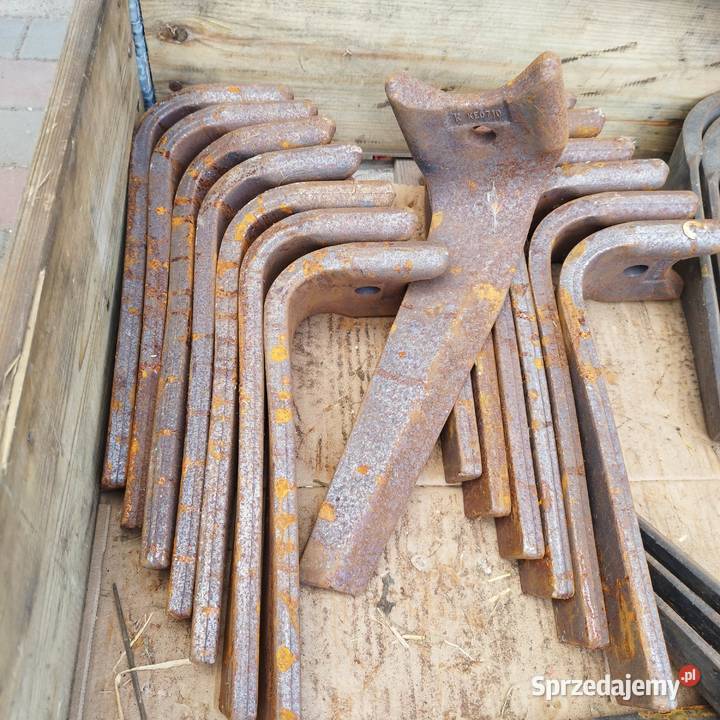 Ząb brony aktywnej prawy L318 mm Kuhn KE0710 Do maszyn uprawowych Łowicz