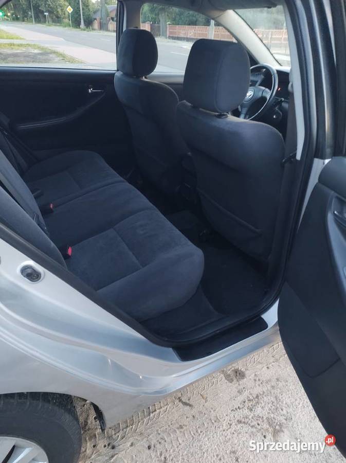 Toyota Corolla 16 benzyna zadbananiezniszczona welurowa tapicerka Szpetal Górny