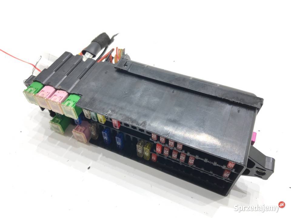 SKRZYNKA BEZPIECZNIKÓW SKODA FABIA III Hatchback