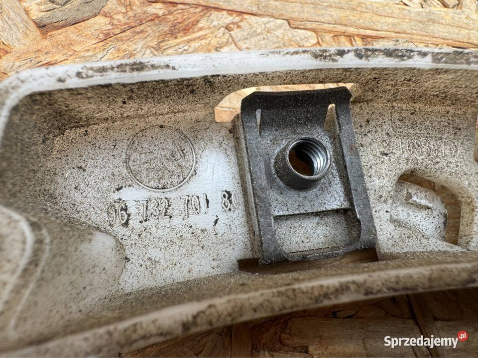 Ślizg mocowanie zderzaka przód lewy prawy 208 I Sieraków