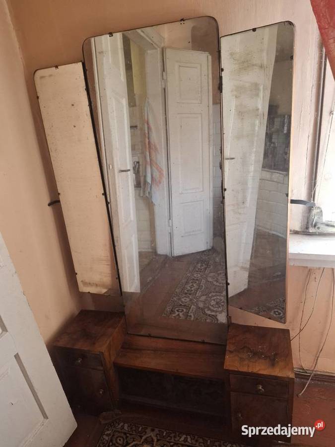 Toaletka drewniana PRL Ostrowiec Świętokrzyski