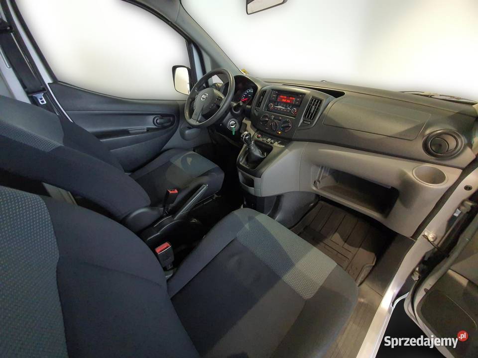 Nissan NV200 15 dCi 110 2017 r srebrny sprzedam