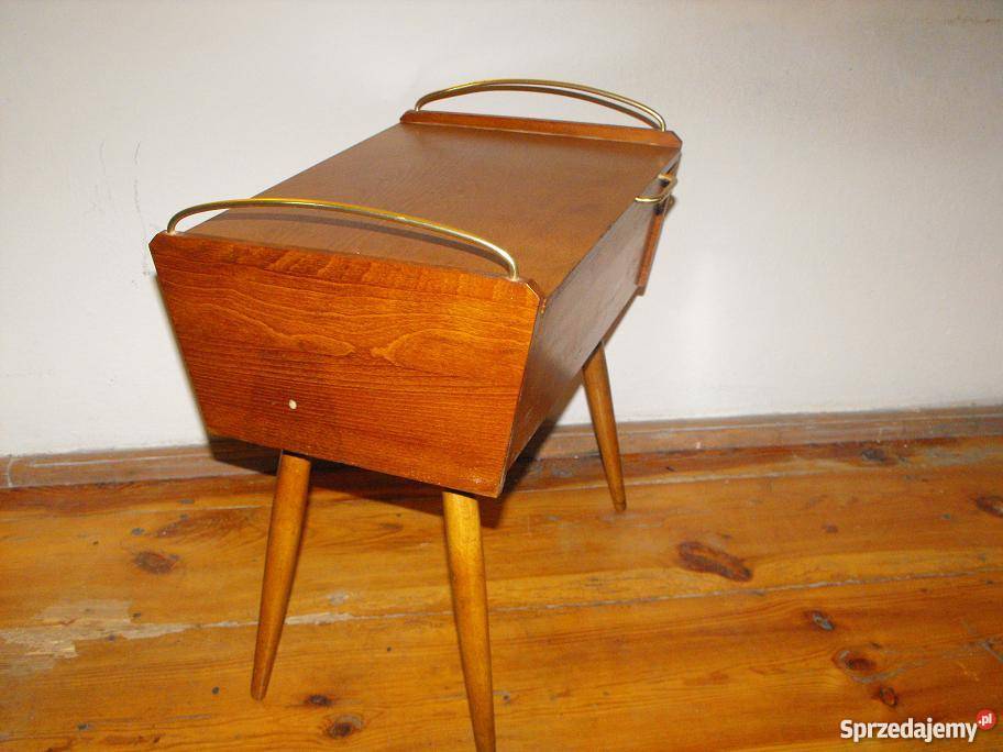 Drewniany niciakprzybornik krawiecki z lat 60