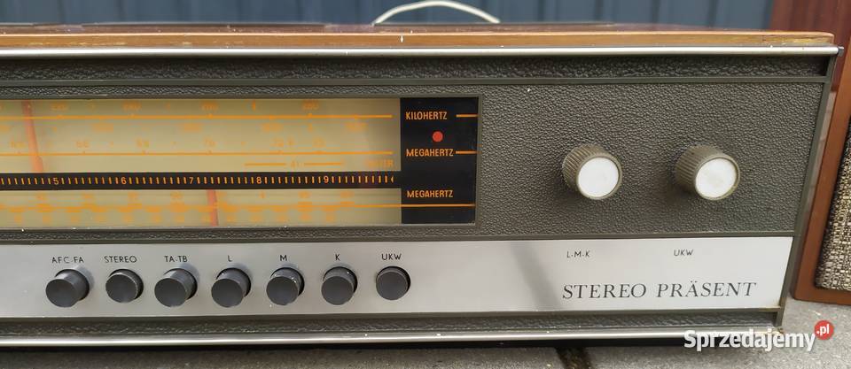 Odbiornik radiowy STEREOPRASENT 2401 z sprzedam