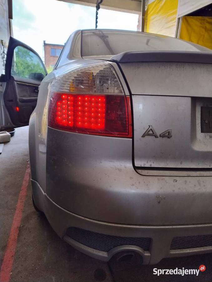 Lampa tył lewa prawa Audi A4 B6 osobowe Krośniewice