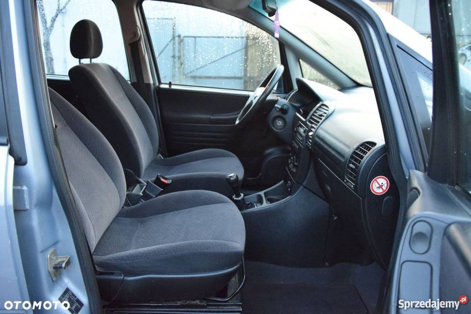Zadbany Opel Zafira 16 Benzyna Okazja srebrny Zafira Sochaczew sprzedam