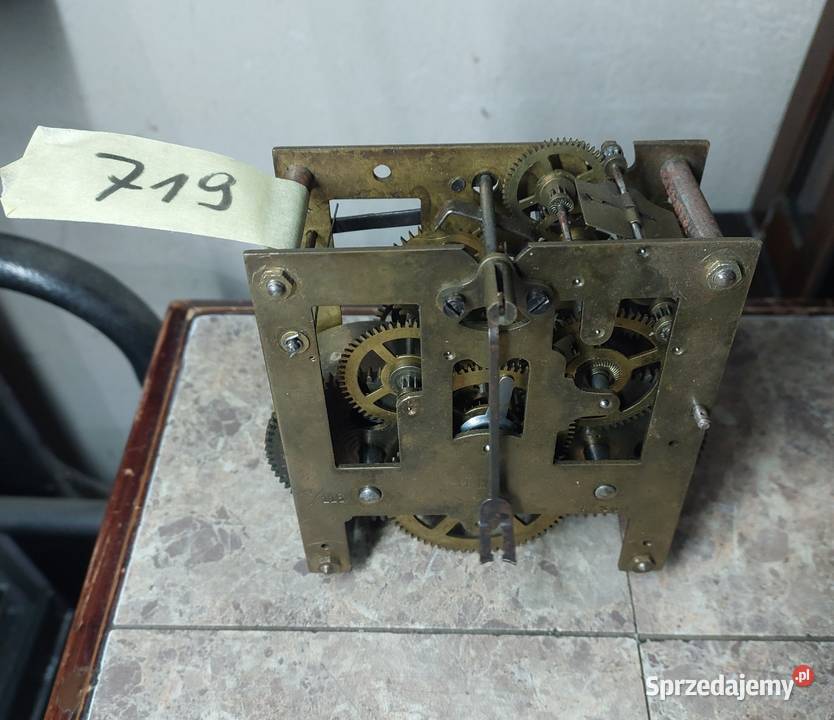 719 Mechanizm starego zegara ściennego HHS Tczew