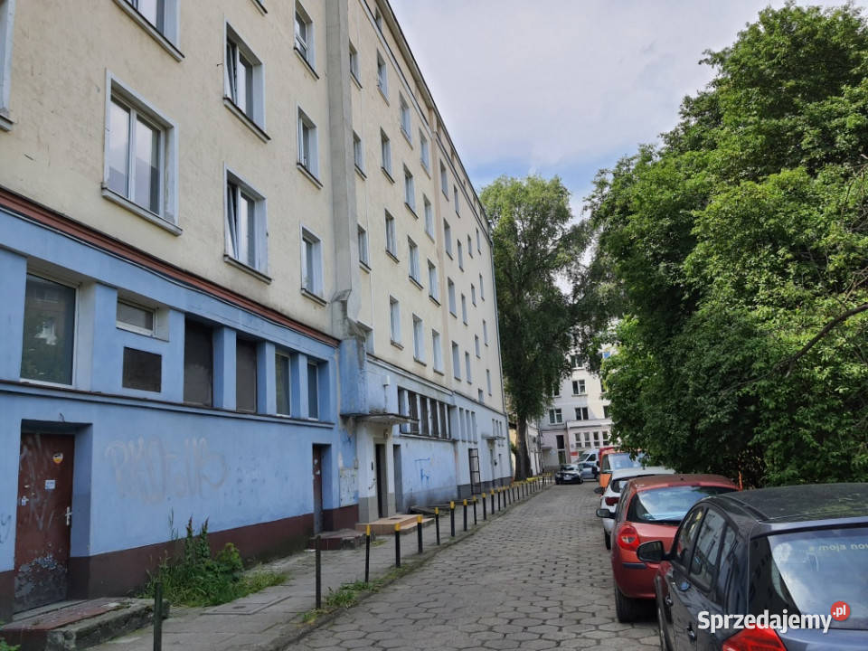 Przestronna kawalerka Piłsudskiego 20 bez 3 piętra i więcej