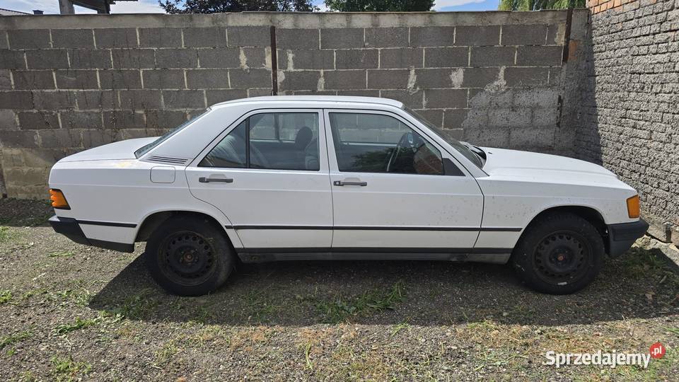 Mercedes 190 20i przebieg 91 1977cm3 Nowy Świętów