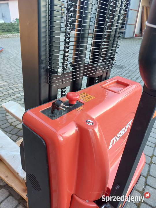 Paleciak Elektryczny z masztem 35m udźwig 15T opolskie Gostomia