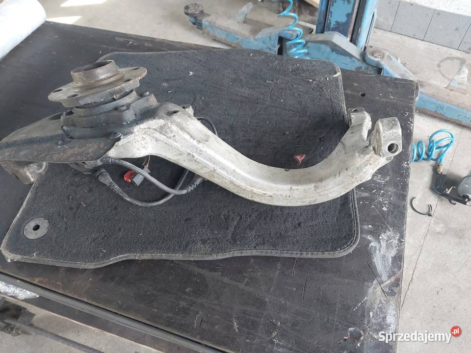 Sprzedam lewa zwrotnice audi s6 c5 42 v8 stan Rok produkcji 2001 Przeworsk sprzedam