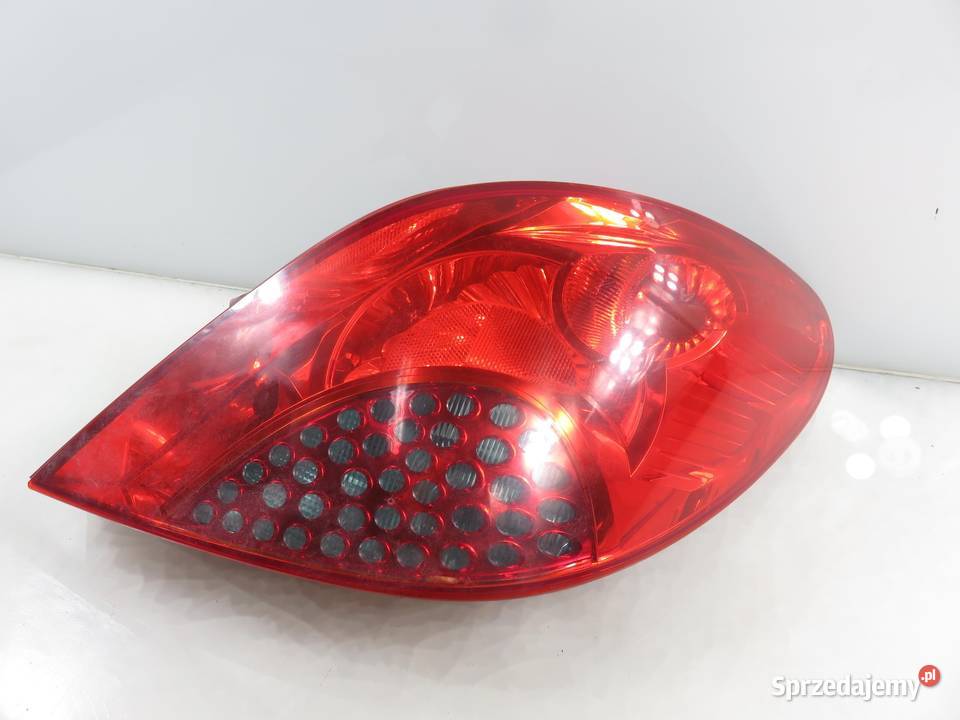 LAMPA PRAWA TYLNA PEUGEOT 207 964998658003