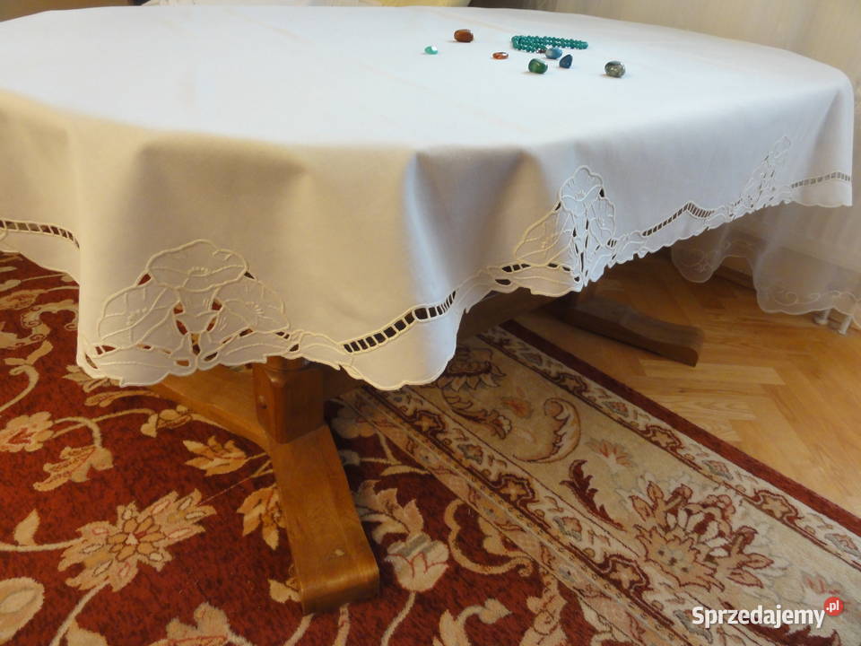 Obrus w kwiaty ecru ręcznie wykonany haft Lublin