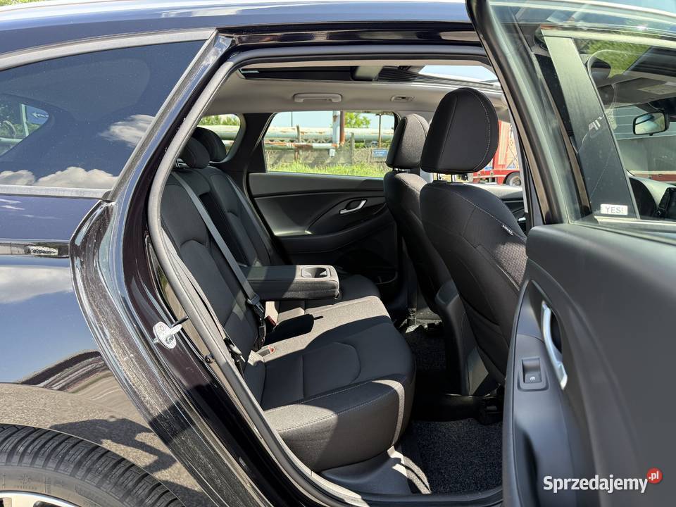 Hyundai i30 16 DIESEL AUTOMAT Nawigacja Kamera czujnik deszczu Konin sprzedam