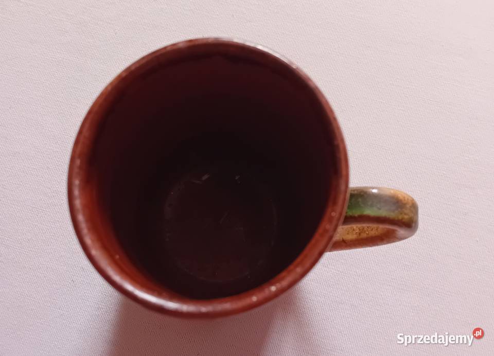 Kubek ceramiczny ręcznie formopwany i zdobiony Koźminek