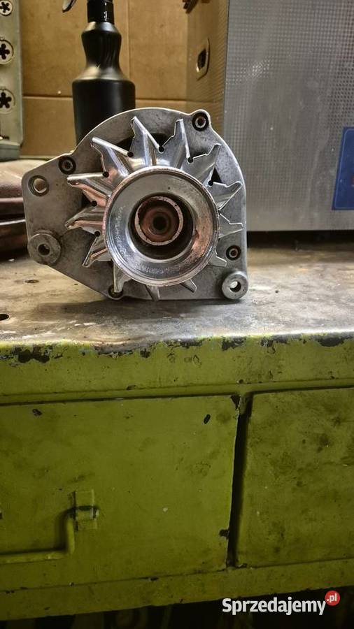 Alternator vw golf 1 golf 2 osobowe Pozostałe Toruń