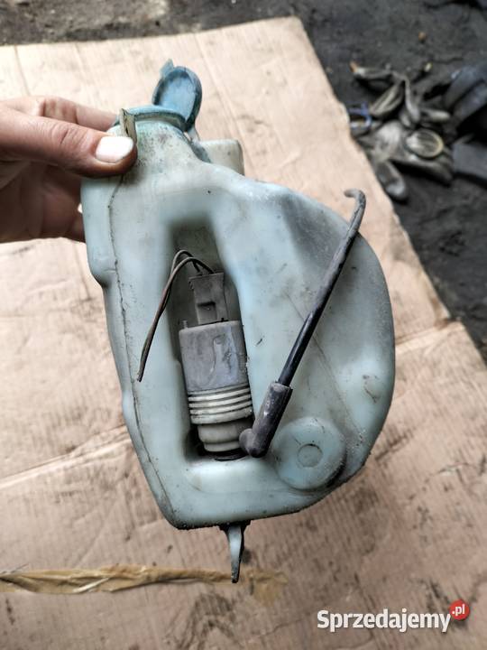 Zbiorniczek płynu spryskiwaczy AUDI 80 B3