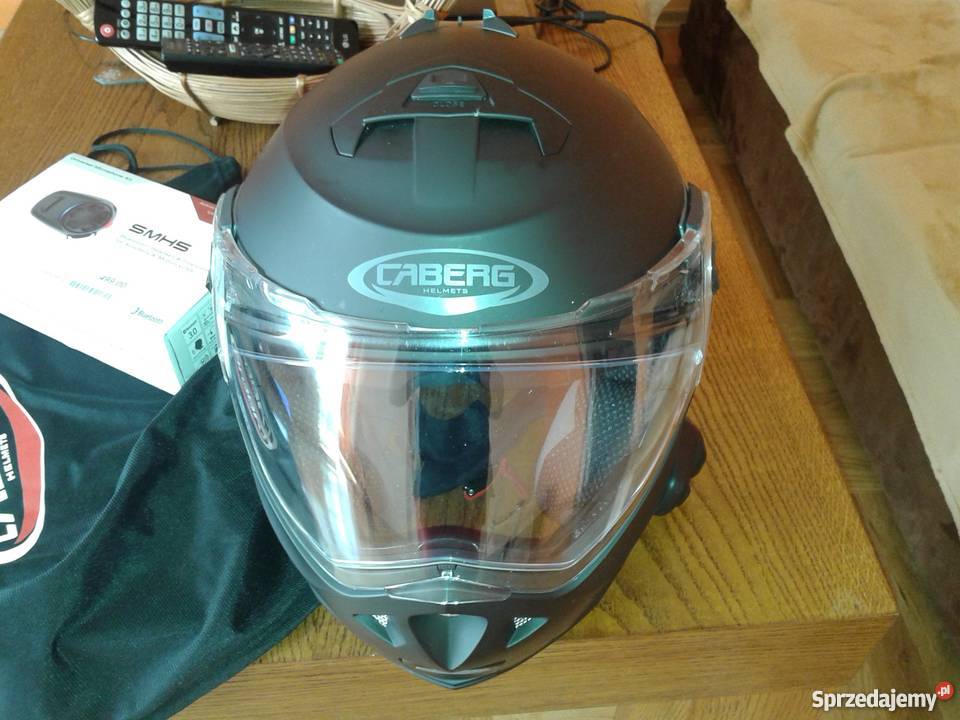 kask caberg dostosowany do intercomu