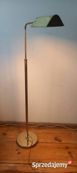 Lampa podłogowa z ruchomym ramieniem