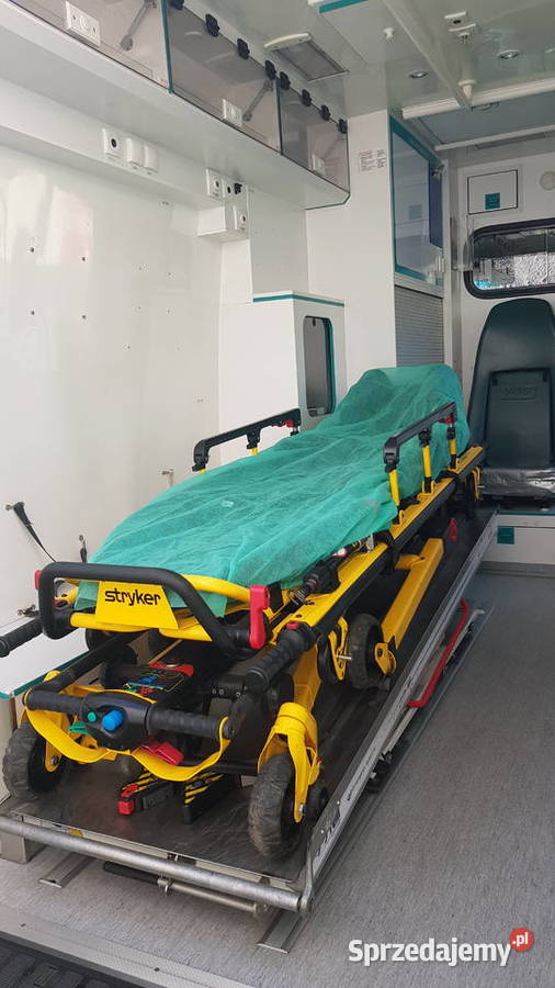 Ambulans karetka Volkswagen Crafter nosze 196 warmińsko-mazurskie Biskupiec