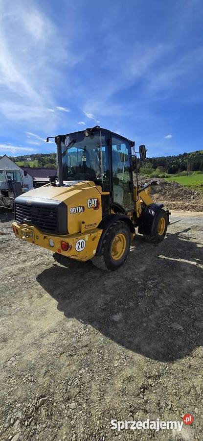 Ladowarka caterpillar 907m