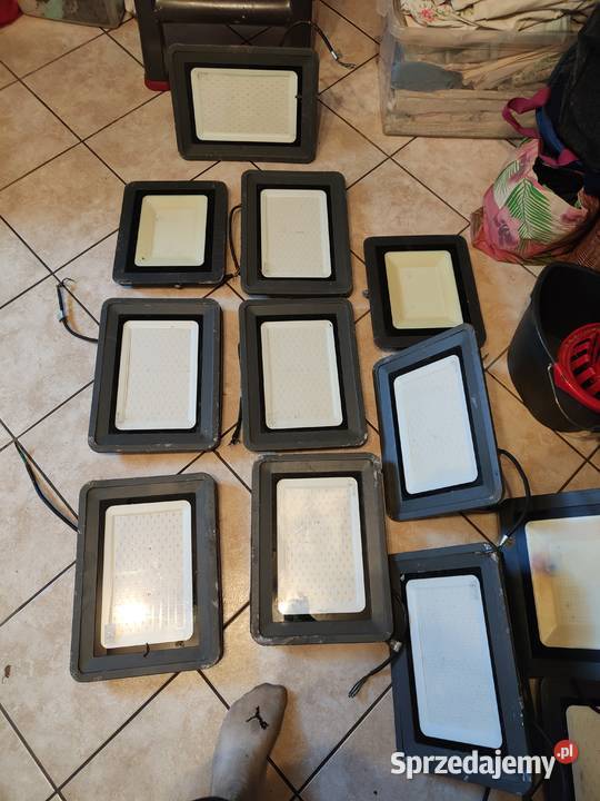 20 dużych Halogenow ledowe z demontażu Sosnowiec