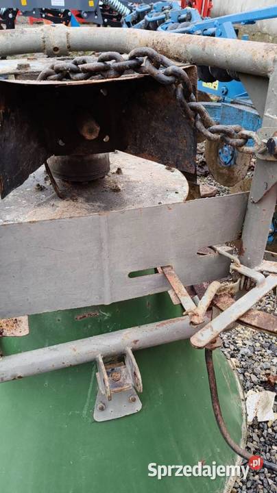 Lejek rozsiewacz metalowy 300l unia grudziadz lubelskie Zamość