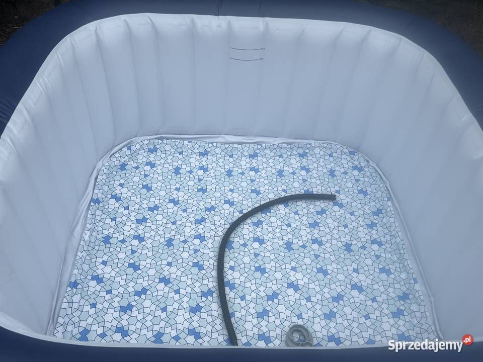 Jacuzzi z hydromasażemLayz Spa Hawaii Smart Suwałki