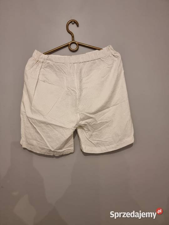 Białe szorty z angielskim haftem Culture M Kraków