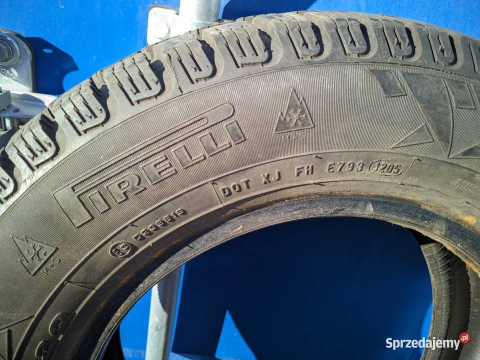 Pirelli Winter Carving 17570 R13 82Q Szeligi