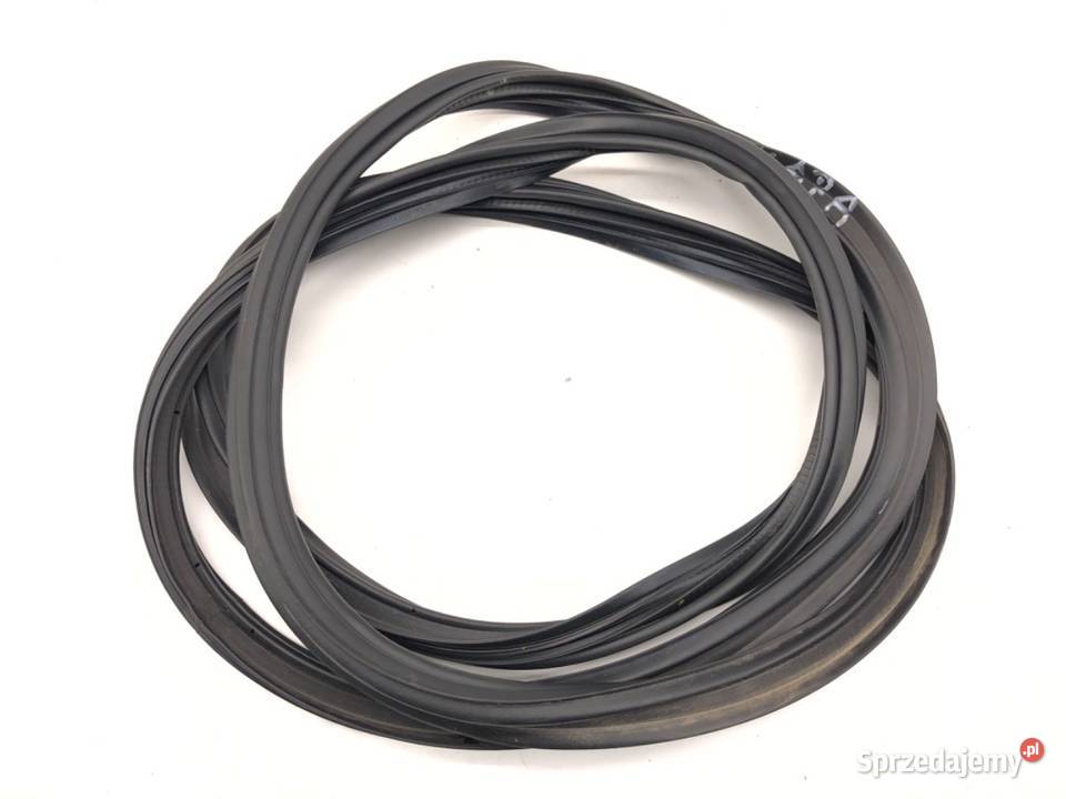 USZCZELKA KLAPY BAGAŻNIKA LEXUS LBX Crossover