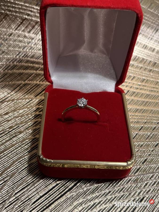 Złoty pierścionek z diamentem Ełk