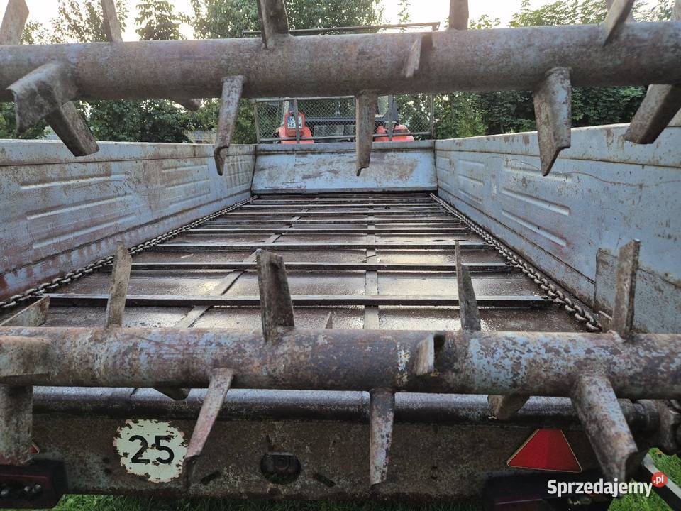 Rozrzutnik przyczepa Warfama Sułoszowa