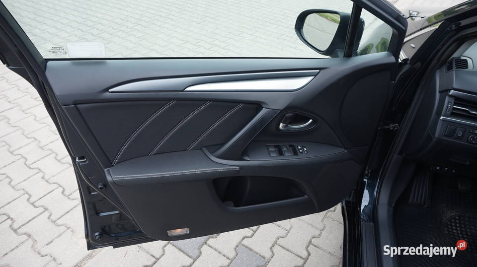 Toyota Avensis 2015r Salon POLSKA Bezwypakowy 143KM Płock