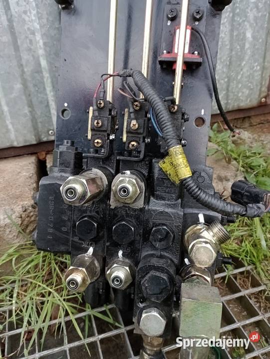 Rozdzielacz hydrauliczny Hyundai wózek widłowy Bobrek
