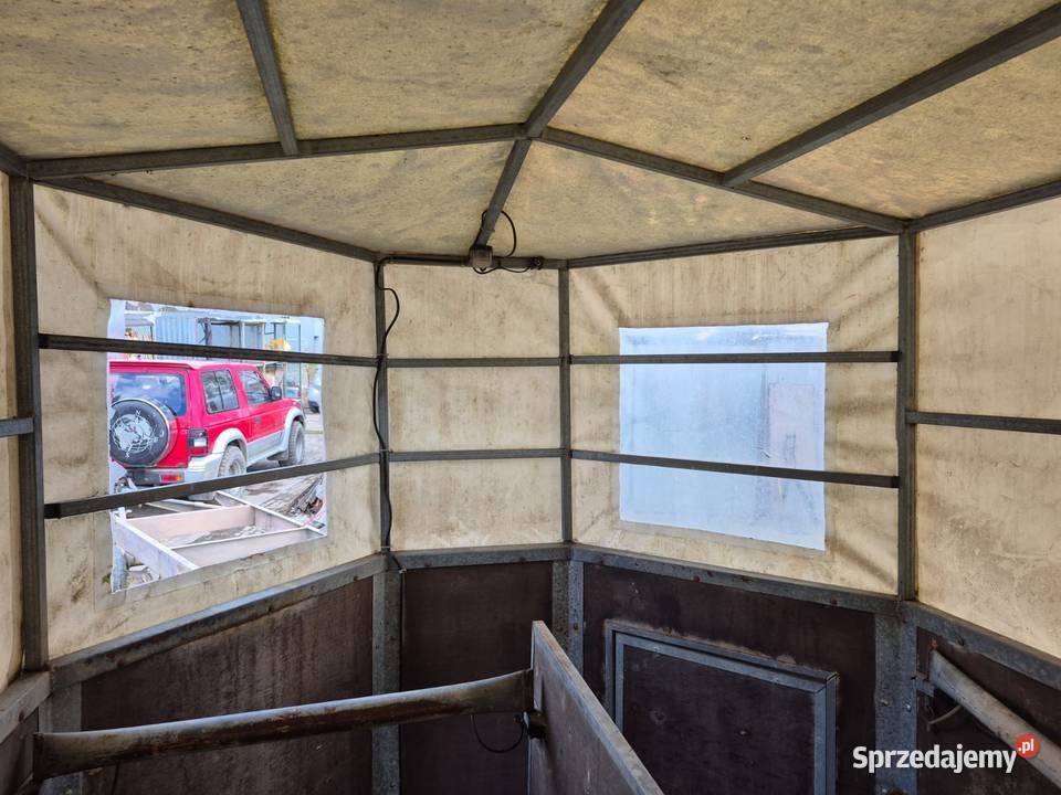 Przyczepa konna na 2 konie