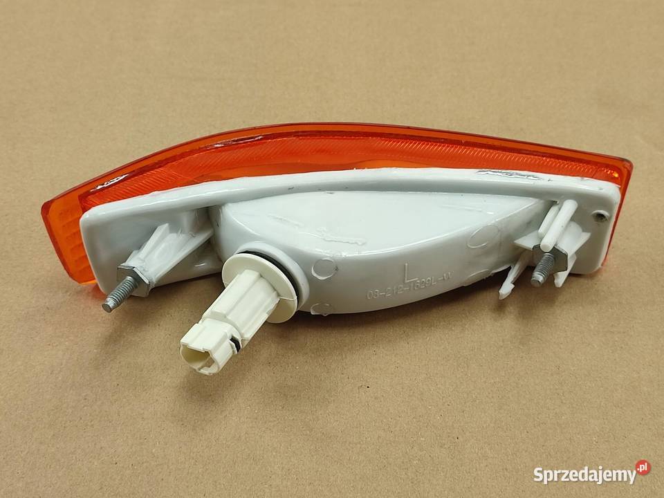 KIERUNKOWSKAZ LEWY PRZÓD TOYOTA COROLLA E9 osobowe