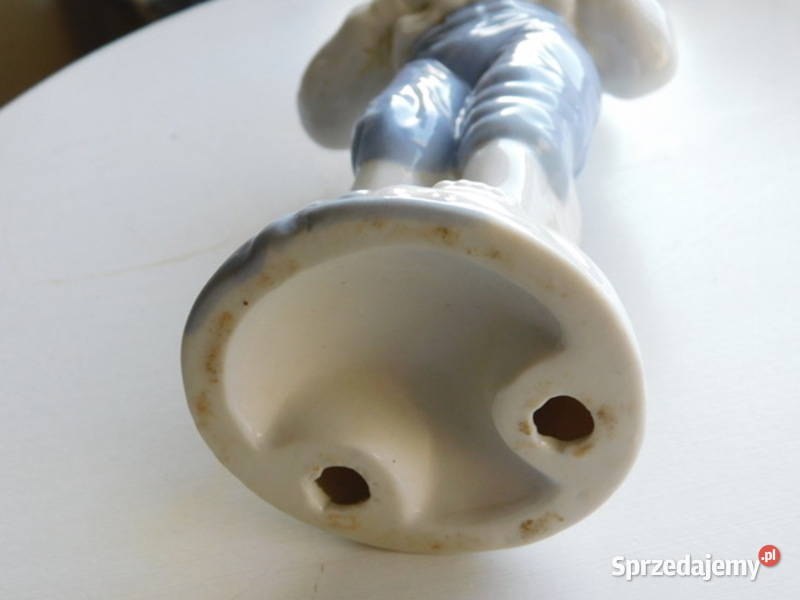 Figurka chłopca trzymającego owoc 482	Fiaf Porcelana i szkło Szczecin