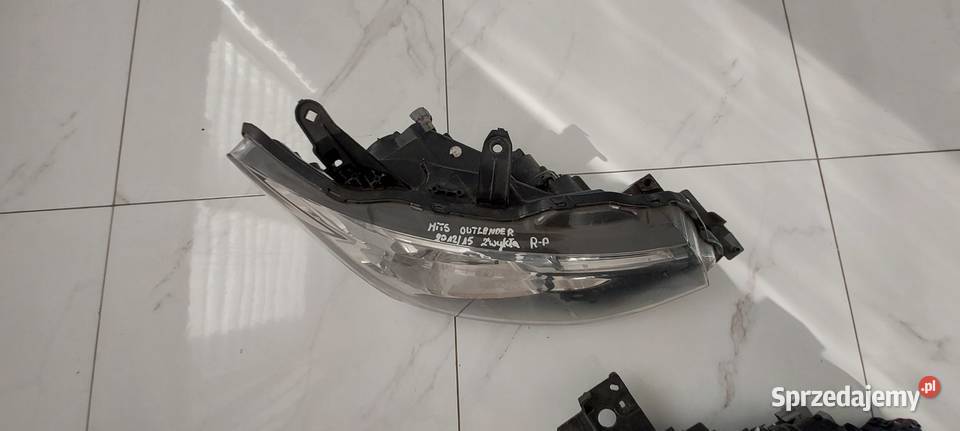 Mitsubishi Outlander 20122013 2015 lampa prawa Byków