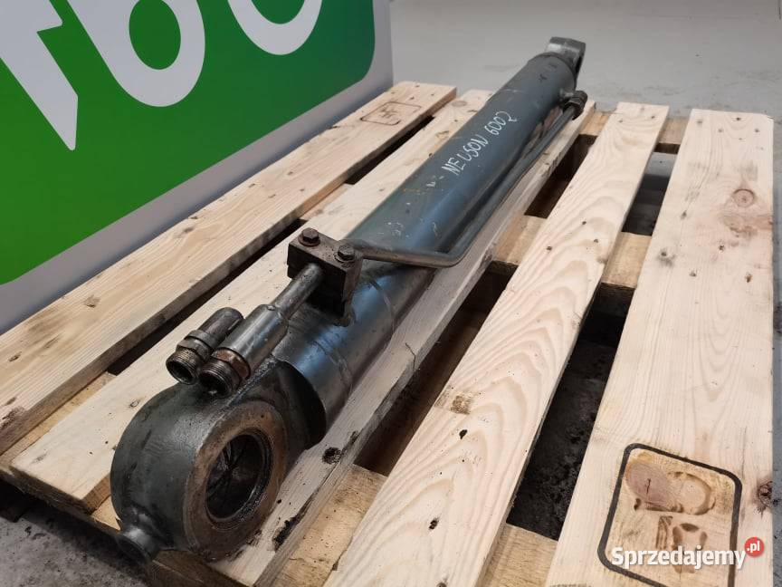 Neuson 6002 Siłownik wysięgnika Wilkowo