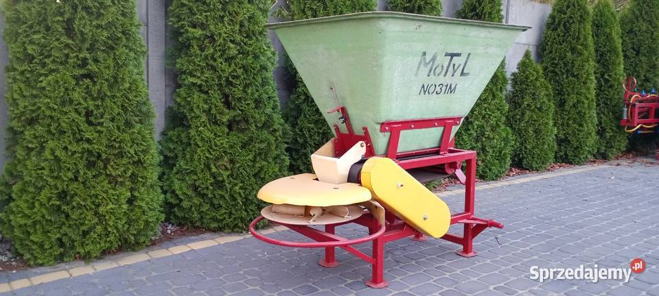 Rozsiewacz Motyl Kłos 400 600 l Lechów