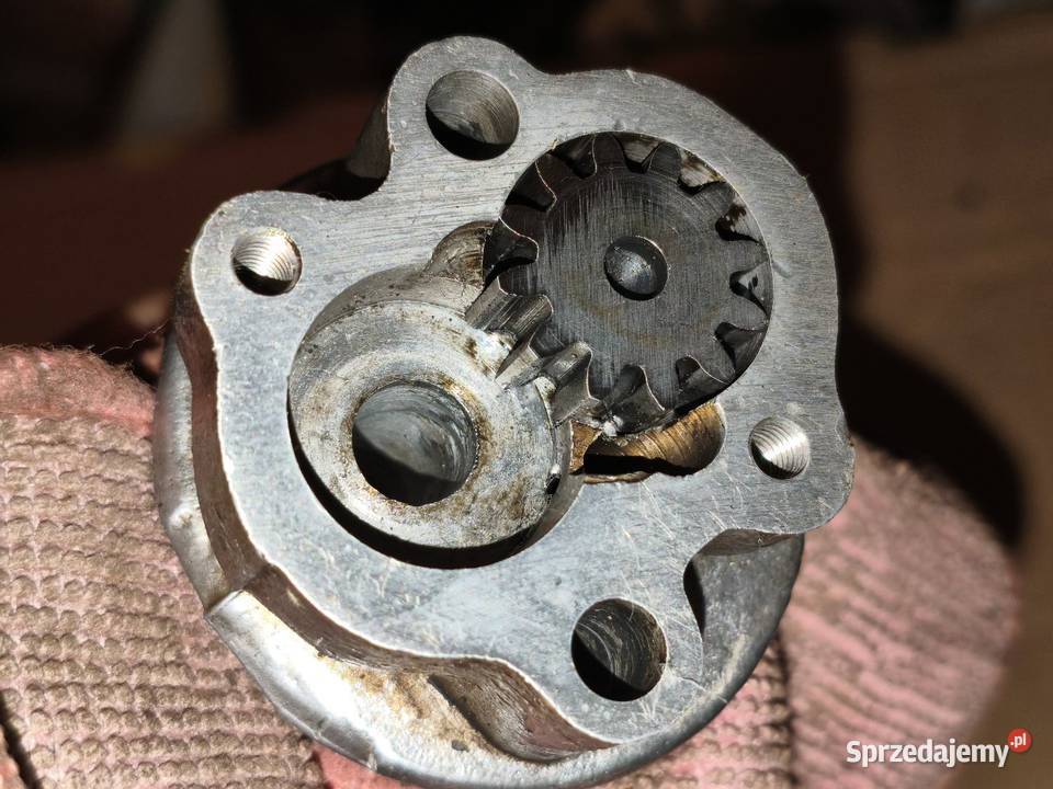 Pompa oleju Ural M61 M62 M63 M66 M67 Leszno