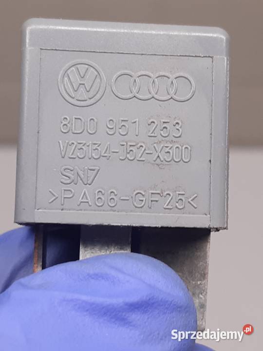 PRZEKAŹNIK 370 VW AUDI SEAT SKODA 8D0951253 osobowe Układ elektryczny Mielęcin