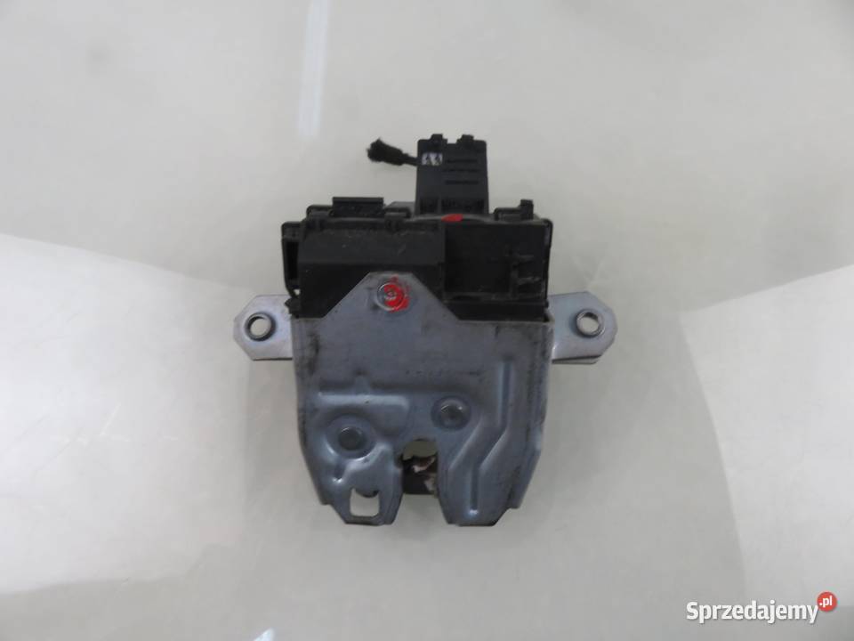 ZAMEK KLAPY FORD S I 8M51R442A66EB osobowe Zamki, wkładki i kluczyki