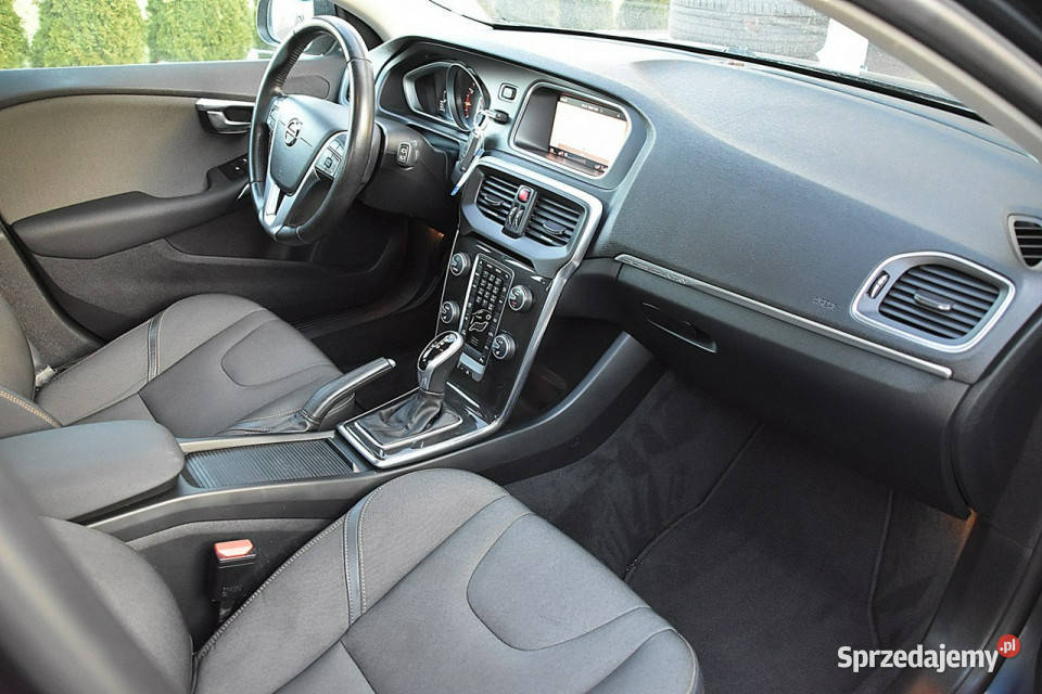 Volvo V40 Cross Country 15T3 152 Led Navi Kamera relingi dachowe Nowe Kucice