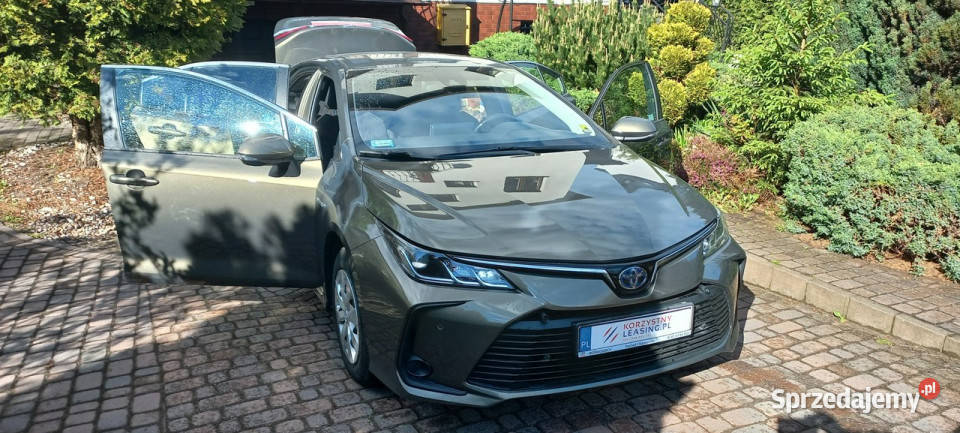 Toyota Corolla 495 netto ECVT 18 Hybryda Kamera isofix Gdańsk