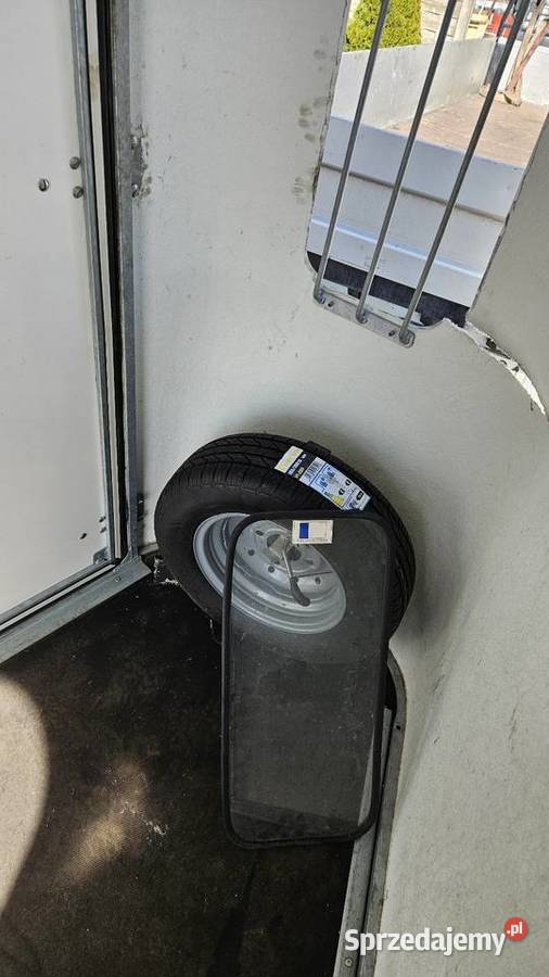 Przyczepa do przewozu koni Fautras 1300 Gruntowice