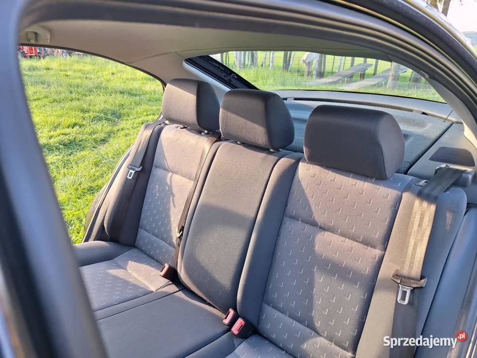 Skoda Octavia 16 Tour 16 2010 drugi właściciel Staniątki