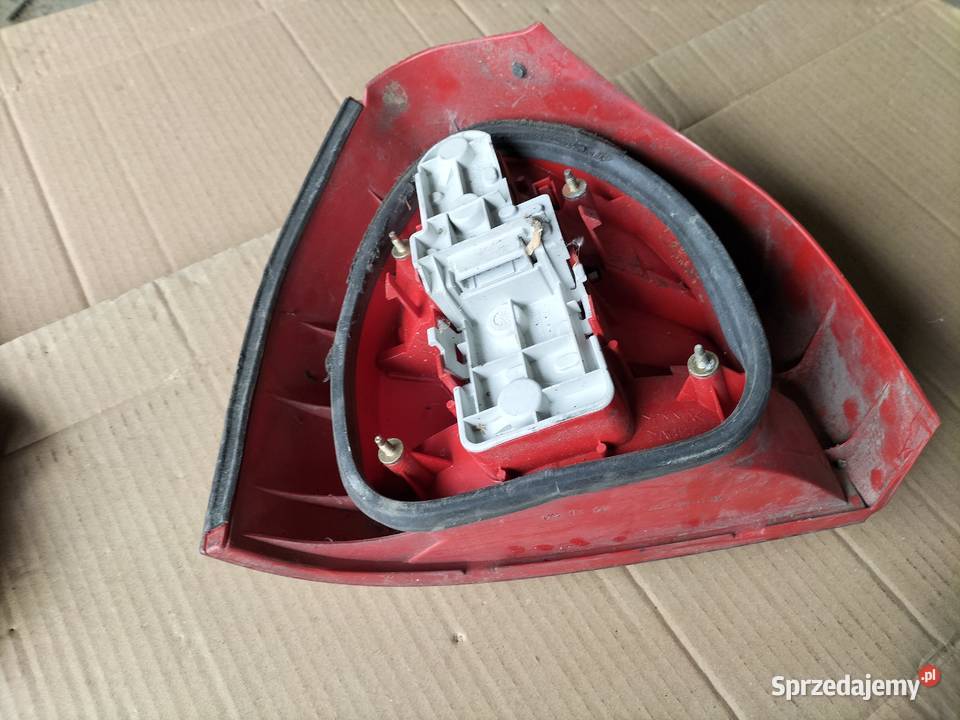 AUDI A3 8L LAMPA TYŁ TYLNA PRAWA