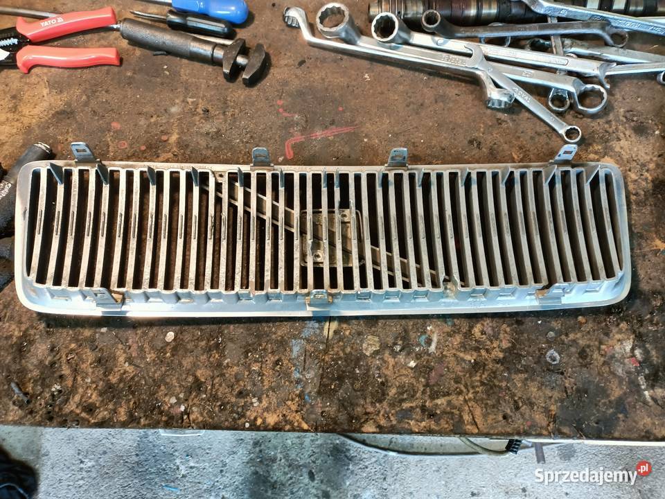 Volvo S80 grill Karoseria Ostrów Mazowiecka